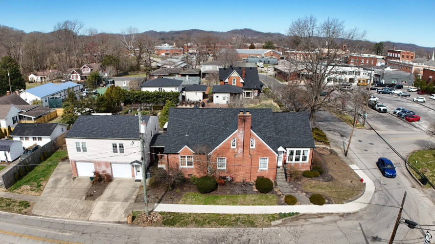 Listing Image 4