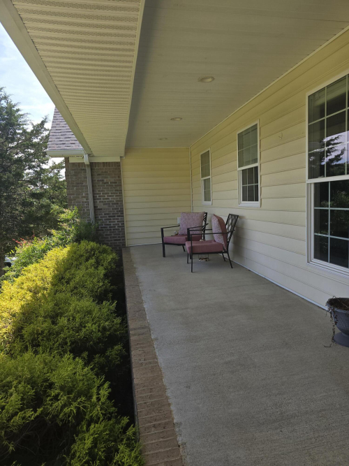 Listing Image 5