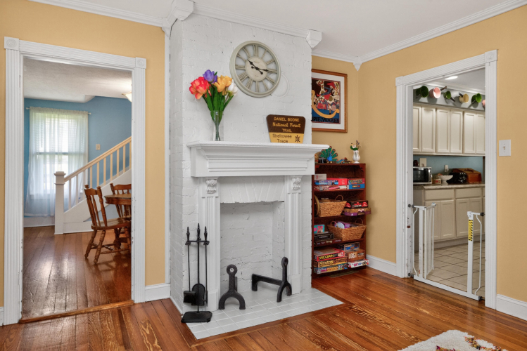 Listing Image 12