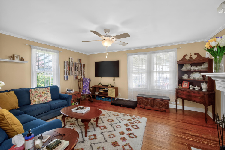 Listing Image 13