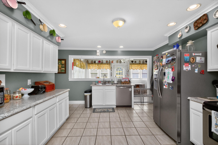 Listing Image 14