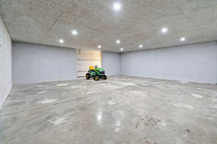 Listing Image 51