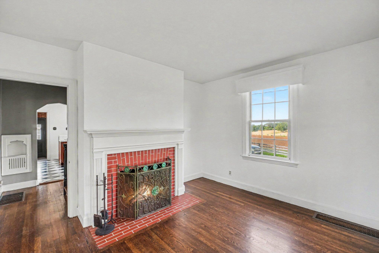 Listing Image 17