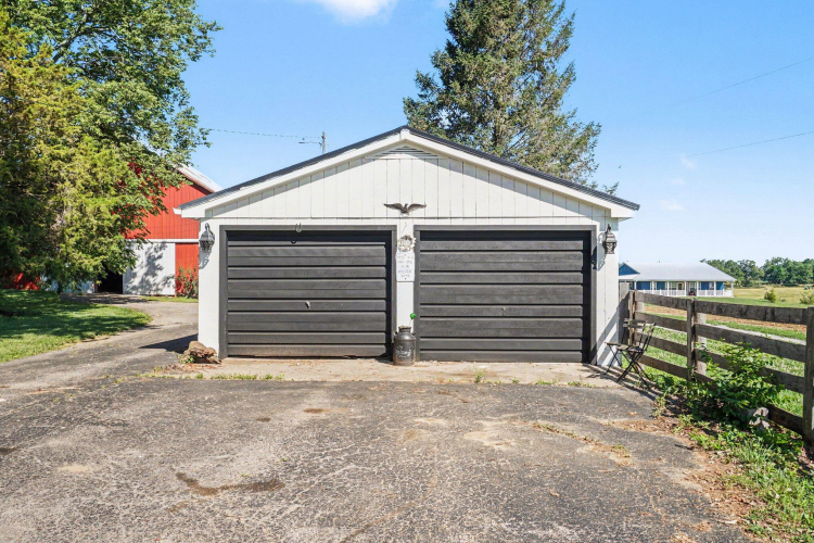 Listing Image 40