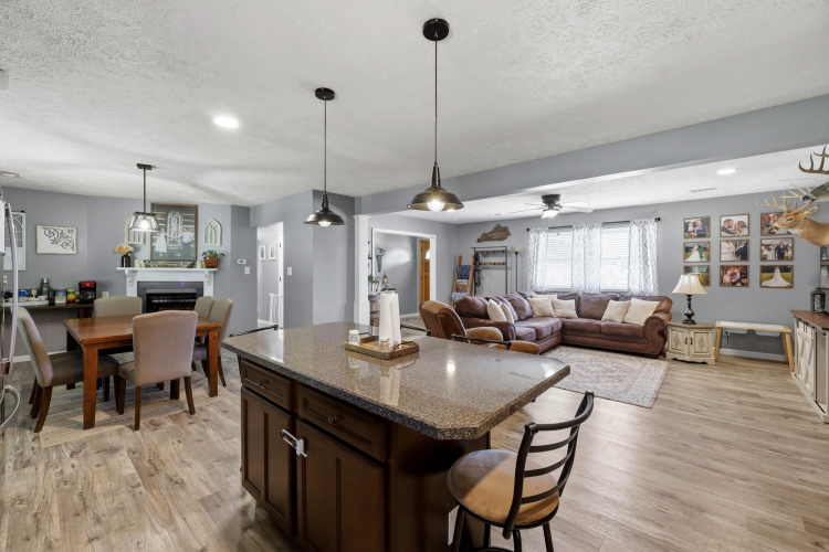 Listing Image 13