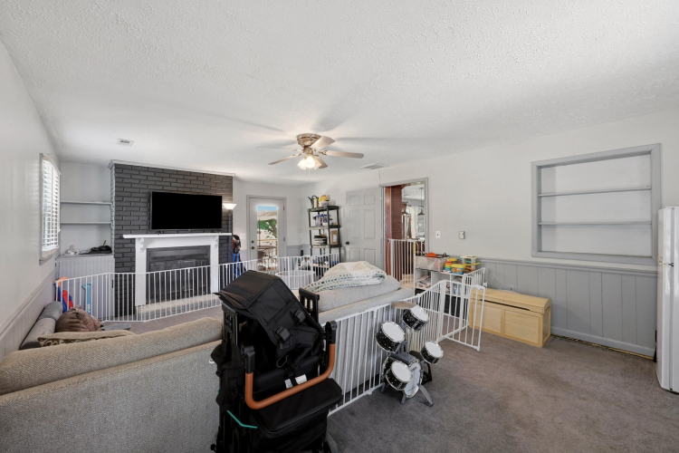 Listing Image 28