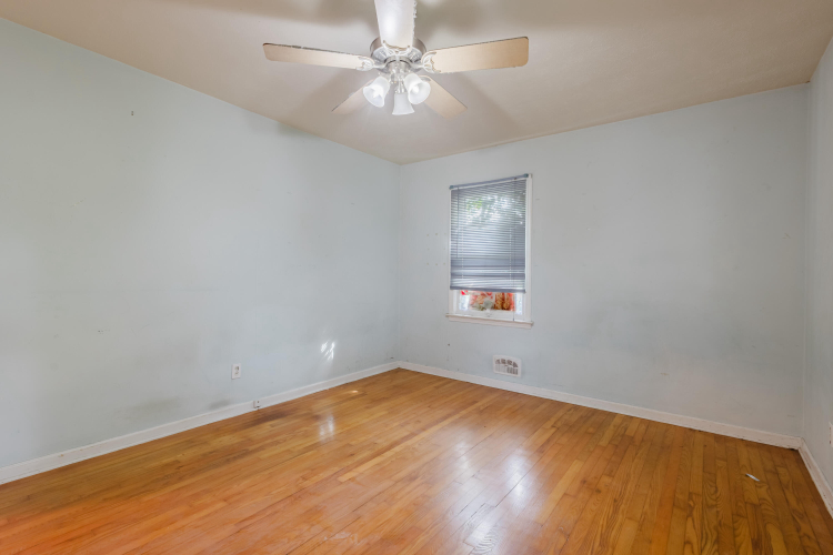 Listing Image 24