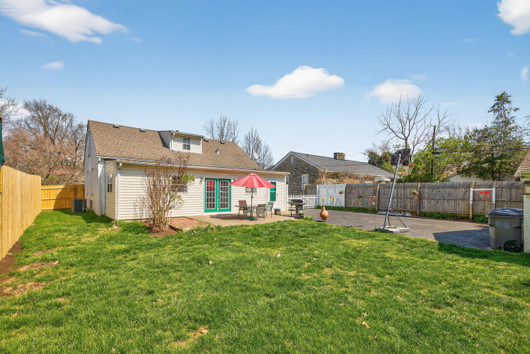 Listing Image 14