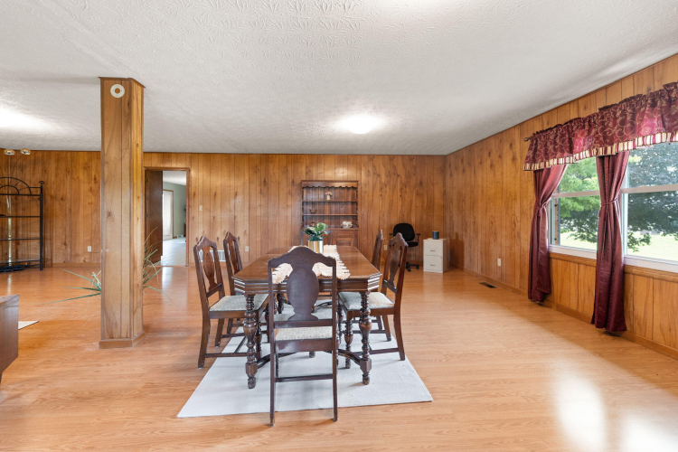 Listing Image 50