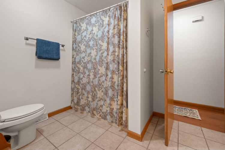 Listing Image 74