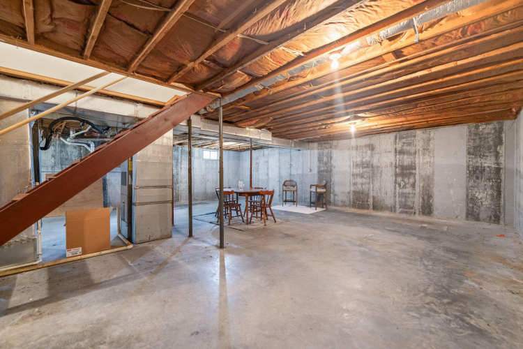 Listing Image 81