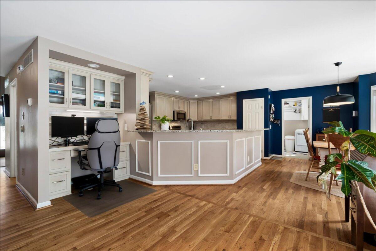 Listing Image 13
