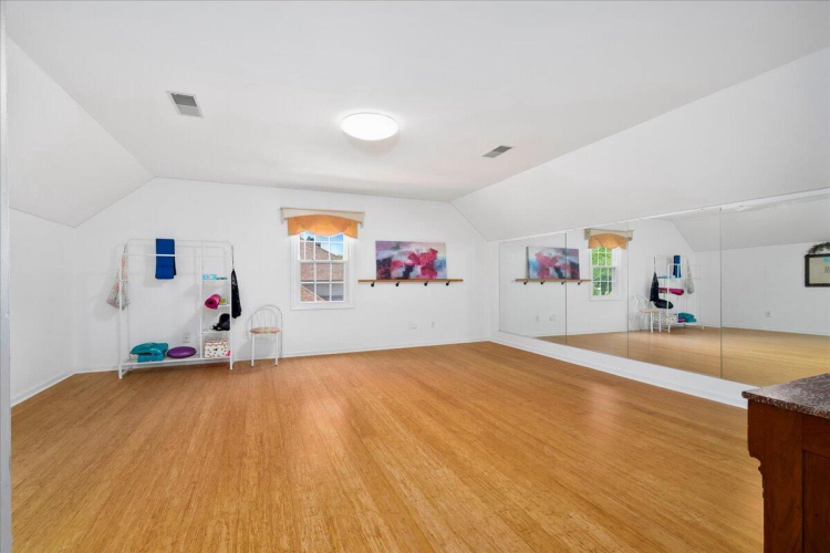 Listing Image 33
