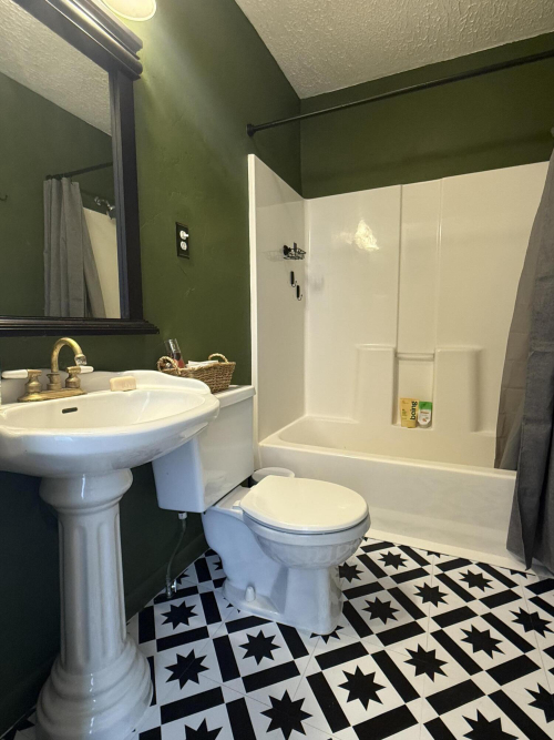 Listing Image 11