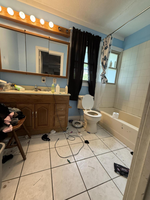 Listing Image 11