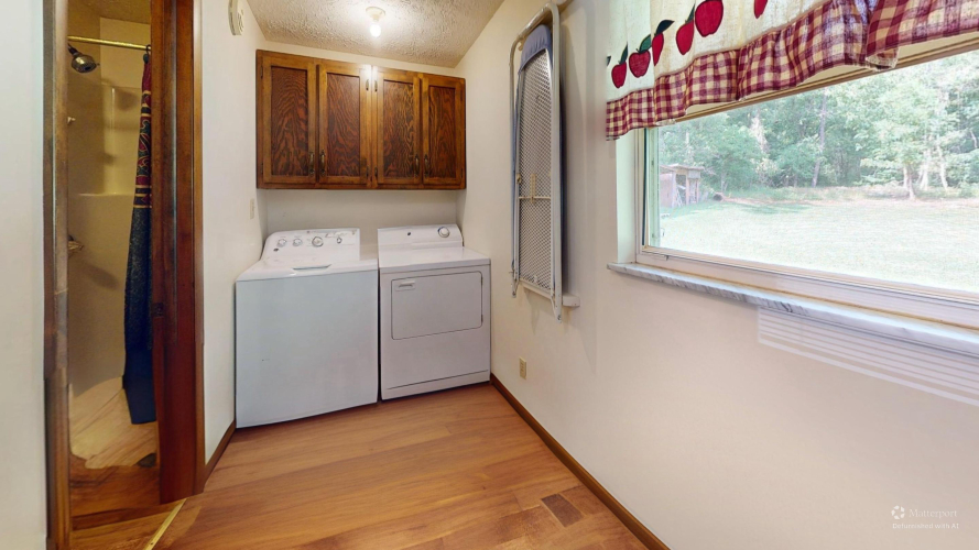 Listing Image 18