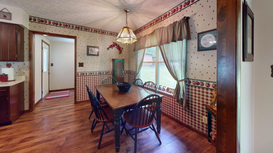 Listing Image 8