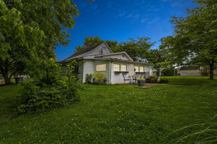 Listing Image 4