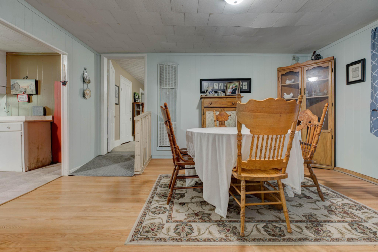 Listing Image 10