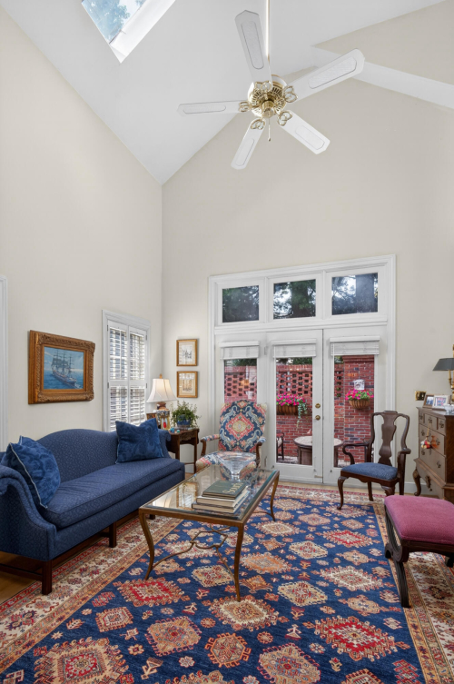 Listing Image 9
