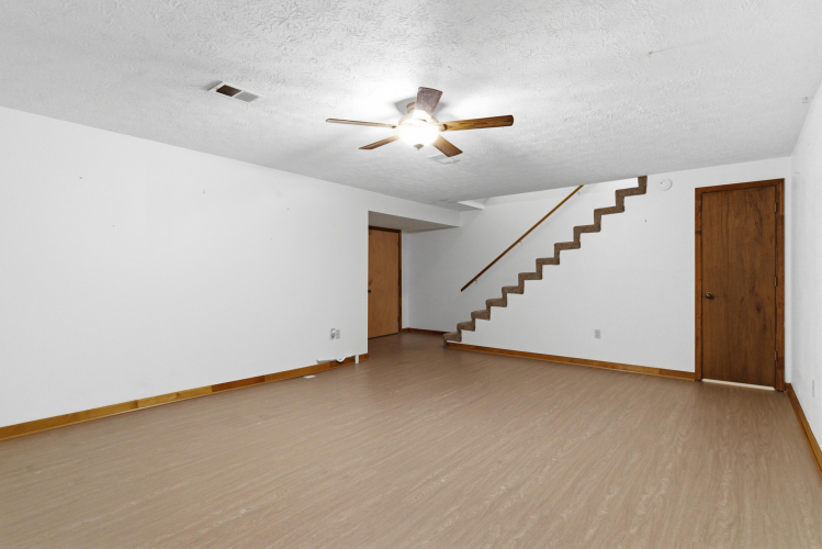 Listing Image 41