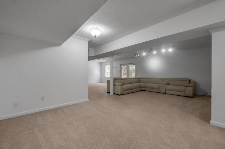 Listing Image 60