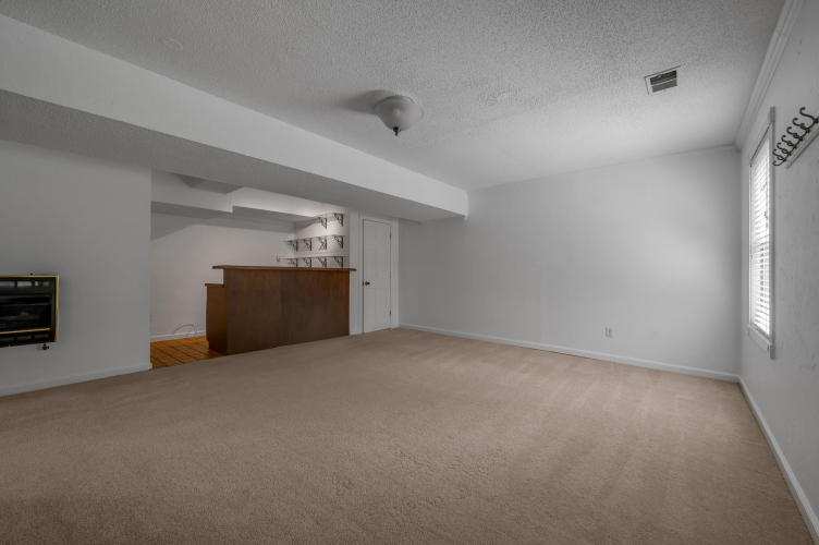 Listing Image 64