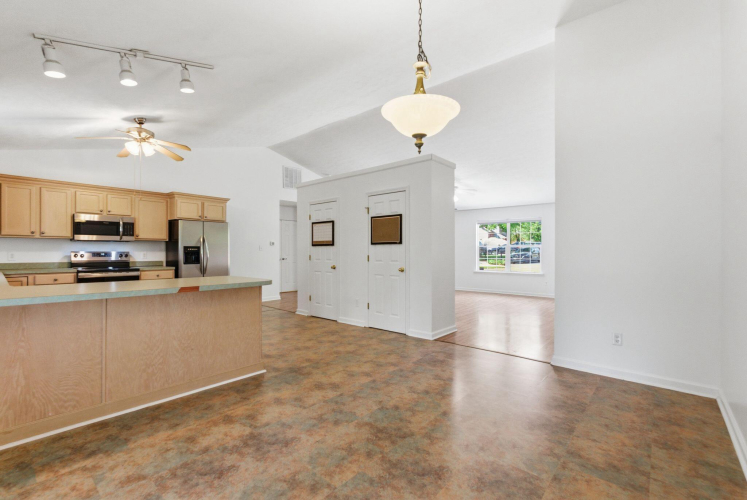 Listing Image 20