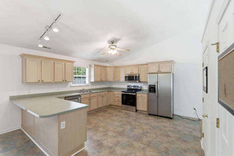 Listing Image 21