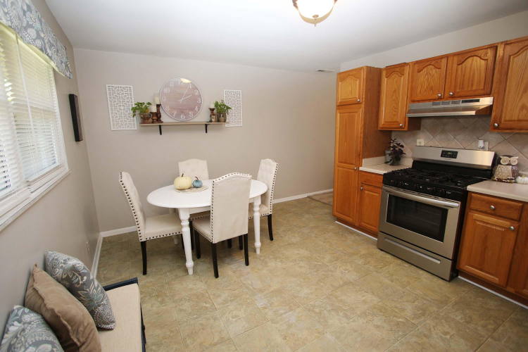 Listing Image 11