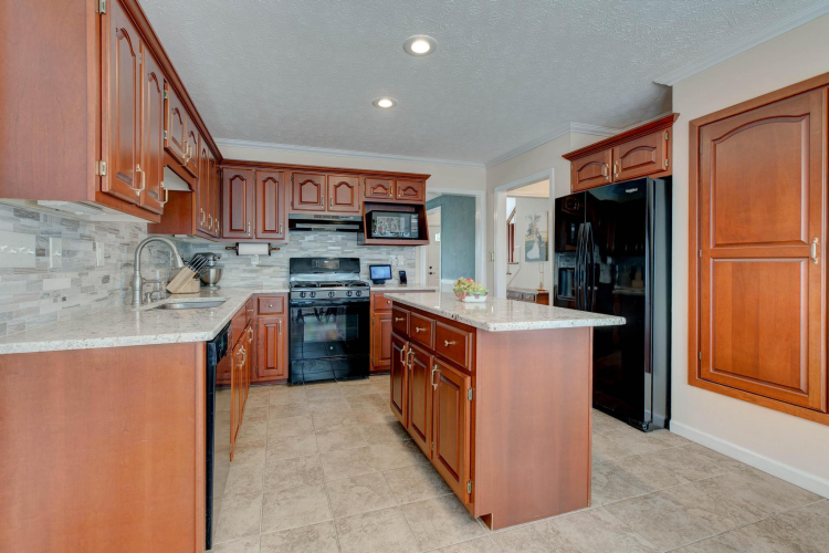 Listing Image 16