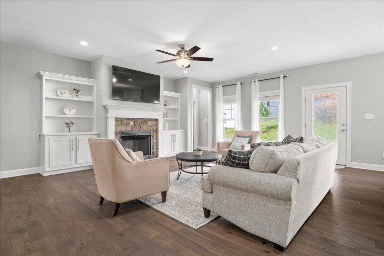 Listing Image 12