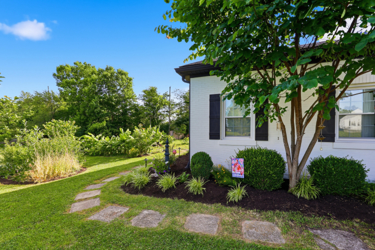 Listing Image 110