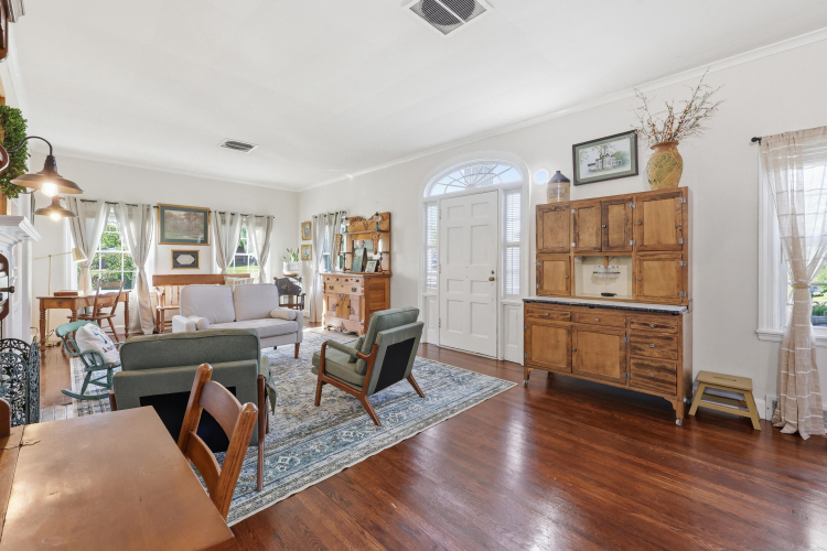 Listing Image 16