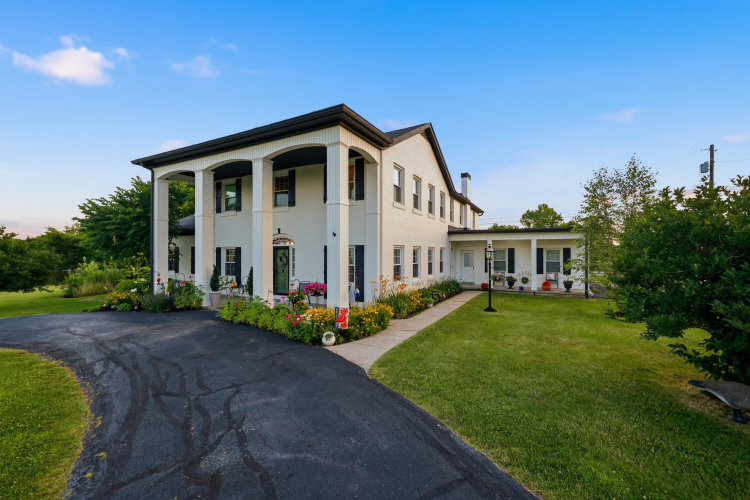 Listing Image 156