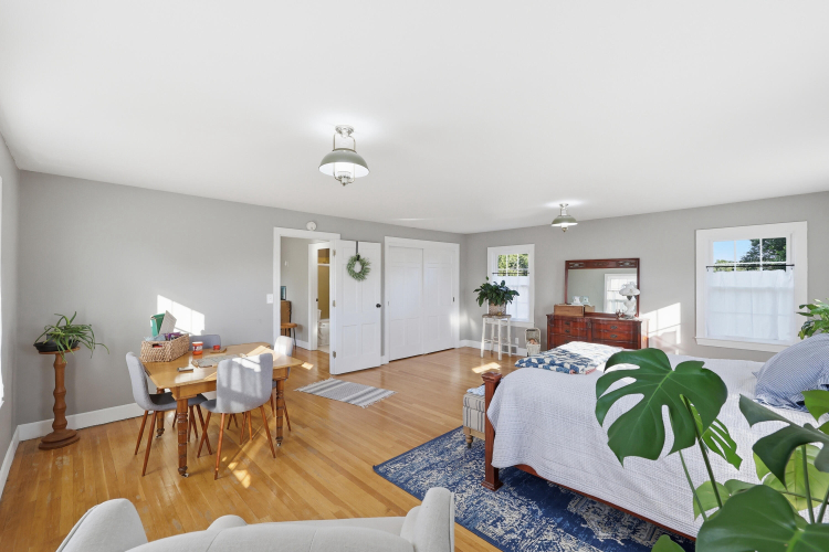 Listing Image 82