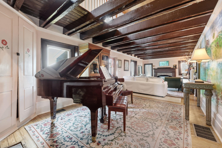 Listing Image 23