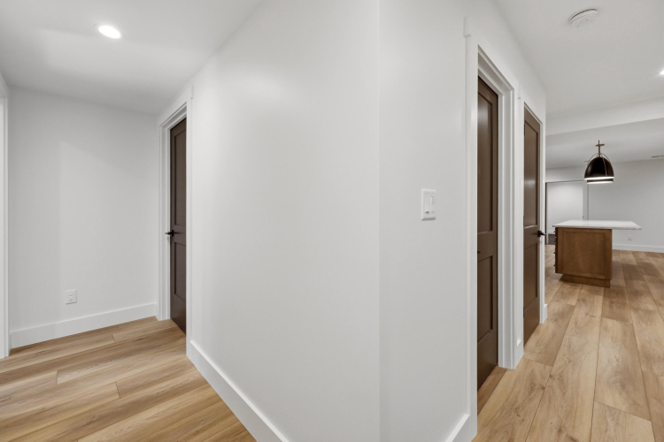 Listing Image 52