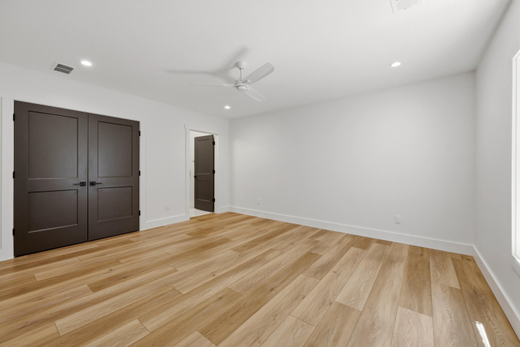 Listing Image 53