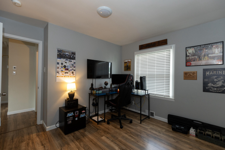 Listing Image 22