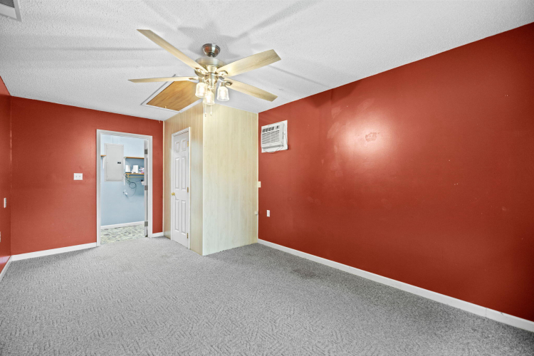 Listing Image 24