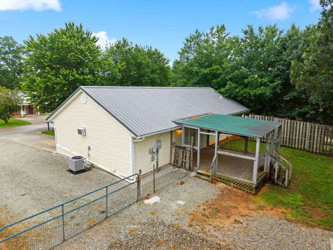 Listing Image 8