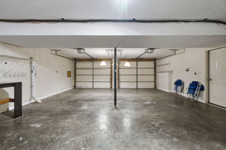 Listing Image 38