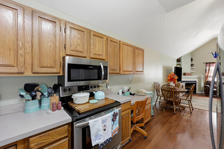 Listing Image 9