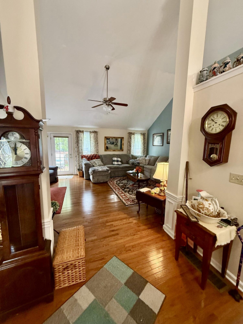 Listing Image 15