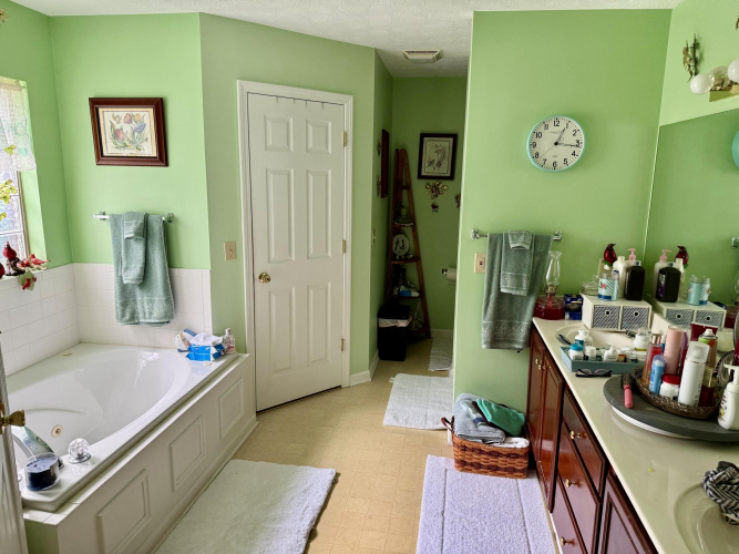 Listing Image 17