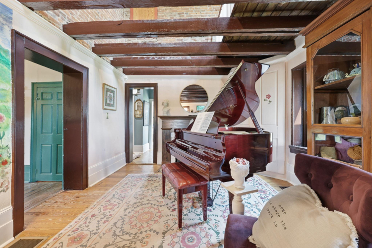 Listing Image 22