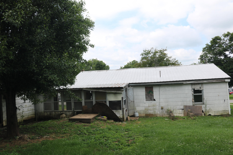 Listing Image 4