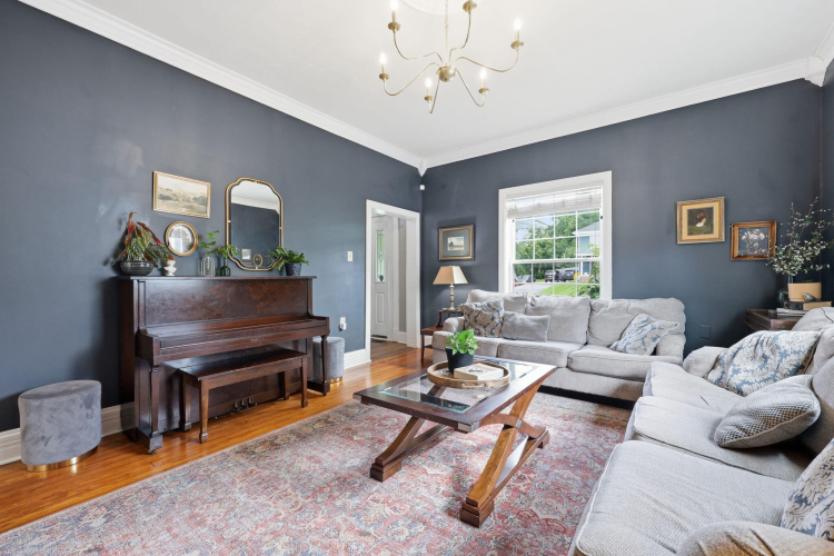 Listing Image 9