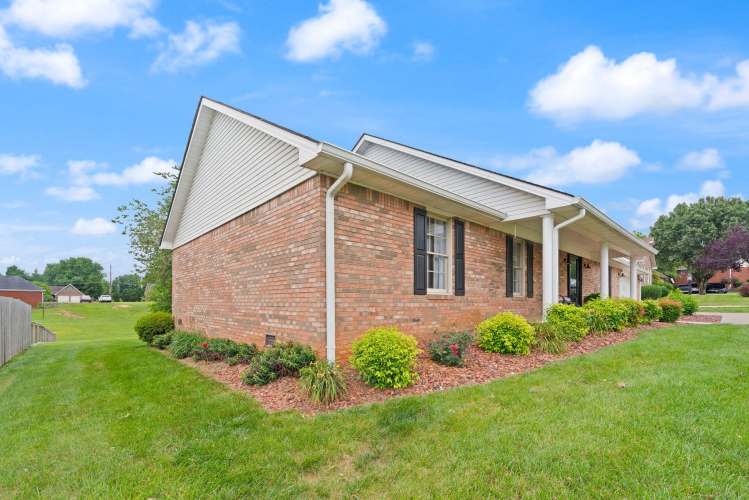 Listing Image 107